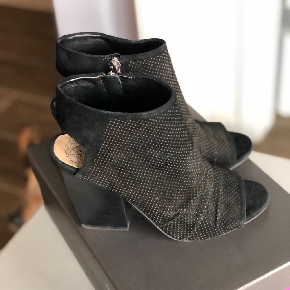 Vince Camuto Black Kentvi heels